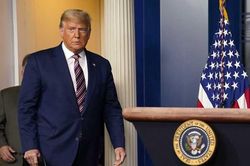 Ông Trump thông báo thời hạn giao vắc xin COVID-19, sẵn sàng rời Nhà Trắng