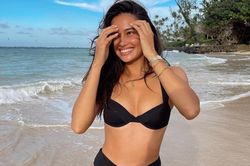 Người mẫu lai Kelsey Merritt xinh như mộng ở biển Hawaii