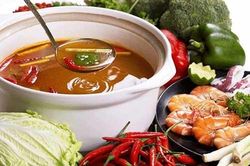 Cách nấu 2 loại nước lẩu phổ biến, dễ ăn cho cả gia đình