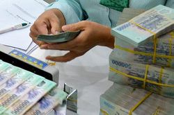 Thưởng Tết 2021: Ngành ngân hàng liệu còn giữ vững phong độ?