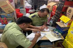 Long An liên tiếp xử phạt các cửa hàng kinh doanh thuốc lá lậu