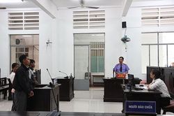 Chặt phá rừng phòng hộ lấy đất làm rẫy