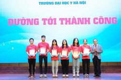 'Đường tới thành công' - Truyền cảm hứng cho sinh viên, học viên của Trường Đại học Y Hà Nội
