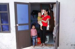 Tìm hy vọng cho cháu bé bị ung thư mắt