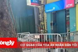 Phát hiện người đàn ông tử vong cạnh cây ATM trên phố Hà Nội