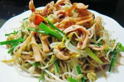 Cách làm món lòng gà xào giá đỗ đơn giản mà ngon cơm