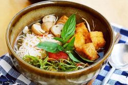 Cách nấu bún Thái chay thanh đạm chiêu đãi cả nhà