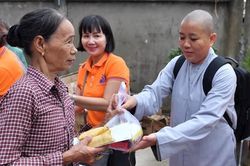 Học cách chia sẻ yêu thương