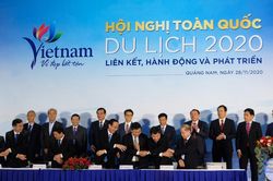TP.HCM, Hà Nội và 5 tỉnh, thành miền Trung 'bắt tay' phục hồi du lịch