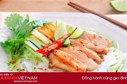 Bún trộn gà áp chảo ăn hoài không chán