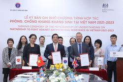 Lễ Ký kết Chương trình Hợp tác phòng, chống kháng kháng sinh tại Việt Nam