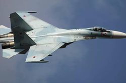 Nga điều Su-27 đánh chặn máy bay chiến lược RC-135 của Mỹ trên biển Đen