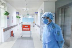 Thêm 2 ca COVID-19 được cách ly ngay khi nhập cảnh