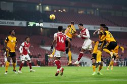 Arsenal có khởi đầu tệ nhất sau 38 năm
