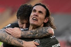 MU đánh thức sự nguy hiểm của Cavani