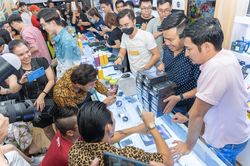 Người dùng quan tâm như thế nào đến thị trường iPhone 12 chính hãng?