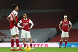 Arsenal khởi đầu tệ nhất sau 39 năm, một trụ cột lại bị réo tên