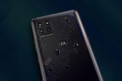 Smartphone 5G, RAM 6 GB, pin 'khủng', giá hơn 6,58 triệu