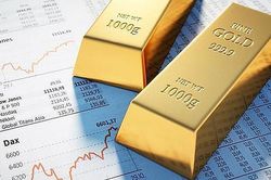 Giá vàng trong nước giảm sốc, có nên mua?