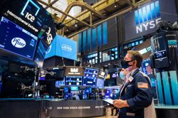 Chứng khoán Mỹ bùng nổ, Dow Jones có tháng giao dịch tốt nhất từ năm 1987