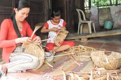 Khơi dậy nghề đan lát thủ công truyền thống của đồng bào Khmer