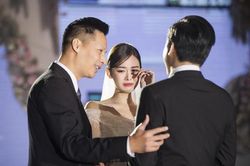 Khoảnh khắc xúc động trong đám cưới Á hậu Tường San