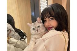 Lisa (BlackPink) tung ảnh mới, màu 'môi thâm' không làm khó được chị