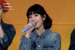 Momo (TWICE) lại có pha hát live 'đi vào lòng đất' dù chỉ ngồi yên
