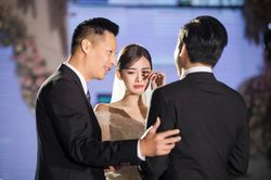 Hé lộ những khoảnh khắc ngọt ngào của Tường San bên cạnh chú rể trong lễ cưới