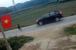 Xe 'xịn' tài ngon và cú phanh thần sầu