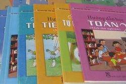 Tổ chức cho giáo viên góp ý bản mẫu sách giáo khoa lớp 2, lớp 6