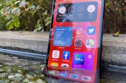 iPhone 12 vẫn hoạt động ở dưới nước có độ sâu 20 mét