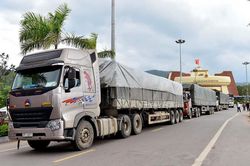 Xuất cấp 1.000 tấn gạo dự trữ hỗ trợ nhân dân Lào khắc phục thiên tai