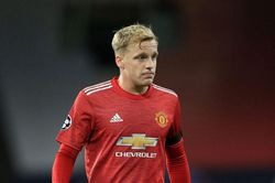 Van de Beek phủ nhận tin đồn chán ghét M.U