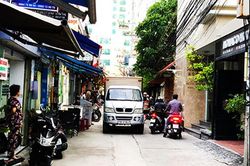 Cấm ô tô lưu thông, dừng, đỗ trên đường Tôn Đản