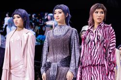 Hoa hậu Đỗ Thị Hà lần đầu tiên catwalk trong show của Công Trí