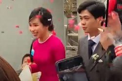 Viên Minh rạng rỡ theo Công Phượng về quê làm dâu