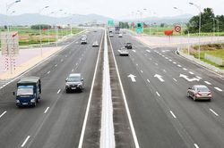 Quy tắc sống còn khi dừng xe trên cao tốc ở Việt Nam