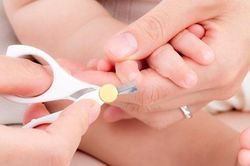 Cắt móng tay ảnh hưởng thế nào đến sức khỏe?