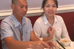 Người Mỹ tổ chức tưởng niệm bà chủ tiệm nail gốc Việt thiệt mạng sau vụ tấn công bằng súng, cầu nguyện cho người chồng đang nguy kịch