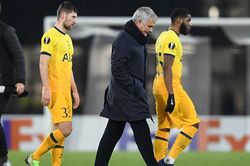 Mourinho lại đổ tội cho các học trò sau khi Tottenham bị cầm hòa