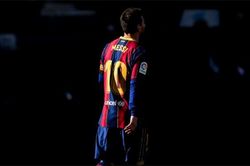 Quyền chủ tịch Barcelona đòi bán Messi, Man City mừng thầm