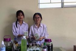 Học sinh tìm liệu pháp đẩy lùi ung thư