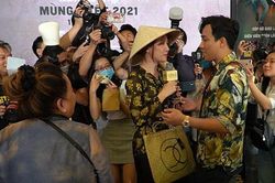 Trấn Thành sững sờ khi Hari lao vào họp báo tuyên bố đến để 'đánh ghen'
