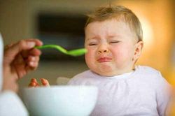 Sai lầm khi chế biến đồ ăn cho bé khiến con càng ăn càng còi cọc