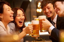 Dân văn phòng Nhật Bản nhẹ gánh tiệc tùng với sếp
