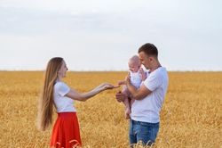 Cơn gió thổi bùng ngọn lửa