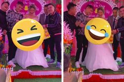 Lên sân khấu trao quà cưới cho em gái, anh trai khiến hội hôn cười ngặt nghẽo vì món quà quá 'độc'