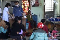 153 người nhập viện sau khi ăn xôi của đoàn từ thiện