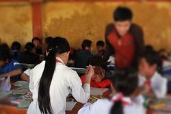 6 năm vẫn nhận lương hợp đồng 1,2 triệu/tháng, thầy giáo bỏ nghề, lên núi ẩn cư